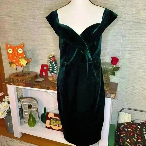 Bardot Sheath Dress Womens Size 10 Hunter Green Off The Shoulder Velvet Lined - Picture 10 of 10